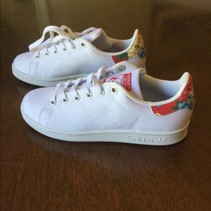 stan smiths womens size 6